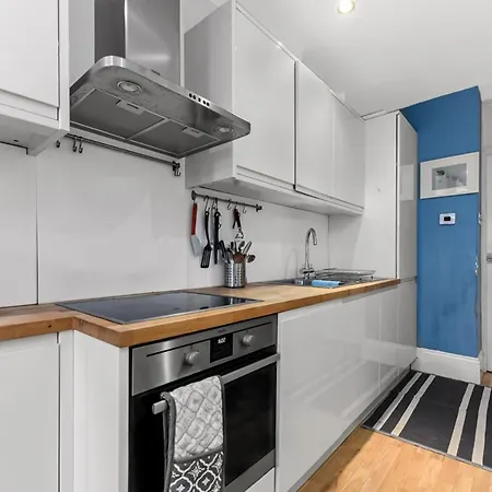 Main Street Corner Great 1Bedroom Flat - Richmond London Exterior photo