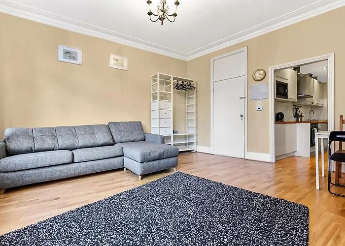 Main Street Corner Great 1Bedroom Flat - Richmond