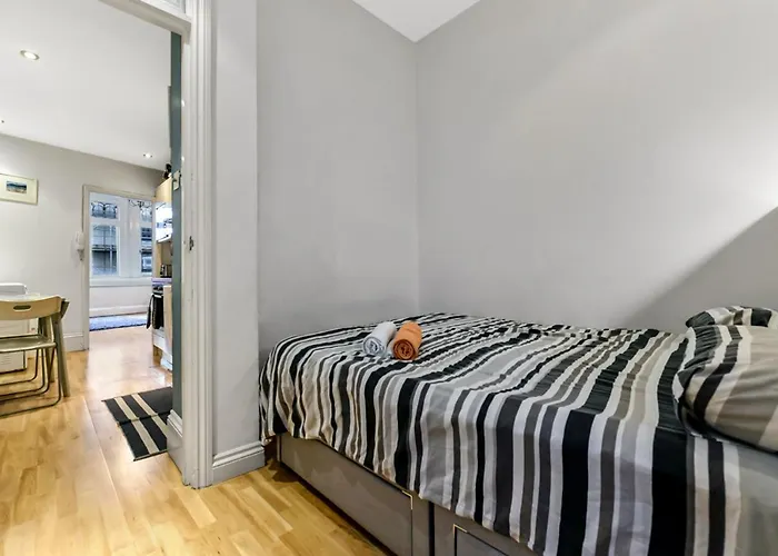 Main Street Corner Great 1Bedroom Flat - Richmond